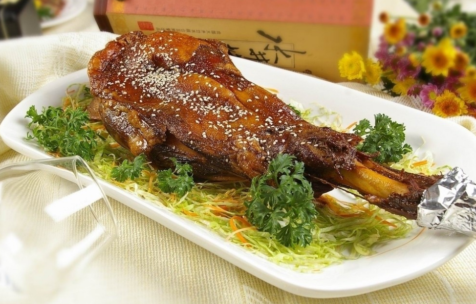生烤羊腿 生烤羊腿
