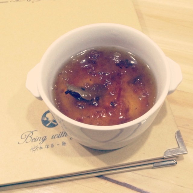 冰糖红枣炖桃胶
