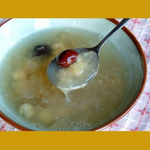 红枣莲子银耳汤 红枣莲子银耳汤