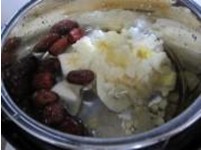 银耳雪梨莲子羹 银耳雪梨莲子羹