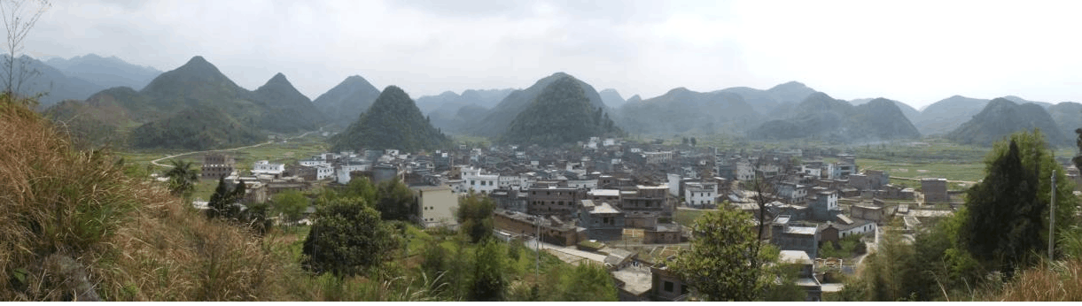 广东韶关大坪杨家寨笔山(寨下)村远景 广东韶关大坪杨家寨笔山(寨下)村远景