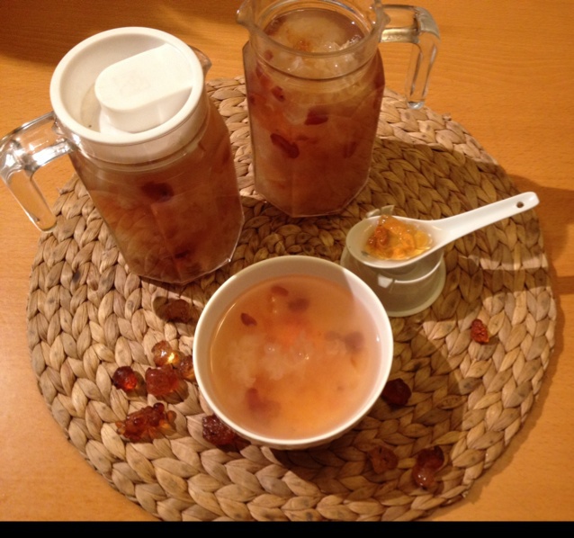 养颜银耳桃胶糖水