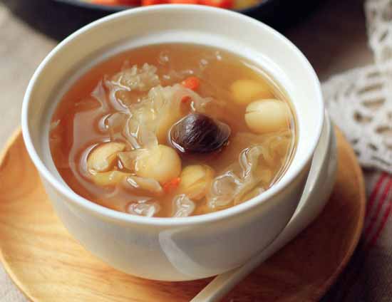 花生莲子桂圆汤