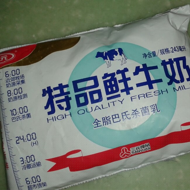 银耳桂圆红枣甜汤