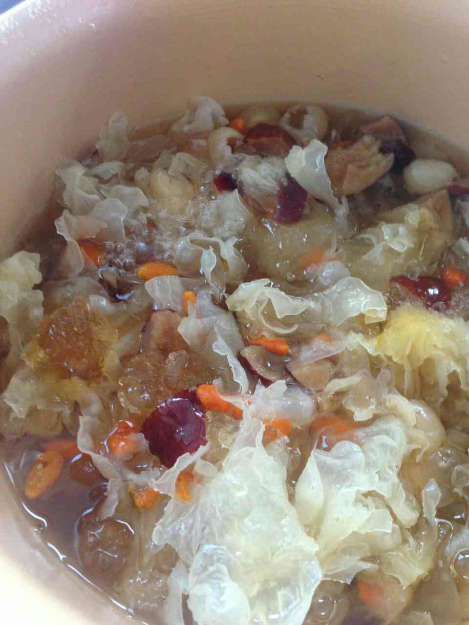 雪耳桃胶糖水