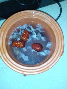 红枣银耳莲子黑米红豆薏仁粥 红枣银耳莲子黑米红豆薏仁粥