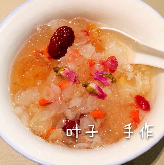 桃胶红枣木瓜玫瑰羹