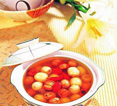 生枣花生红糖汤 生枣花生红糖汤