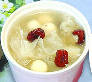 银耳莲子汤 银耳莲子汤