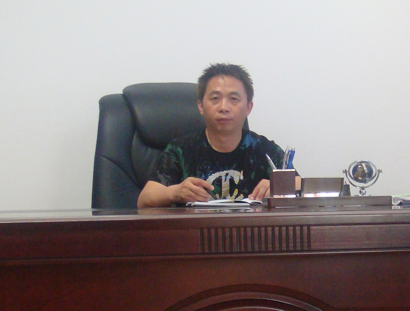 郑伟平(龙泉铸剑师) 郑伟平(龙泉铸剑师)