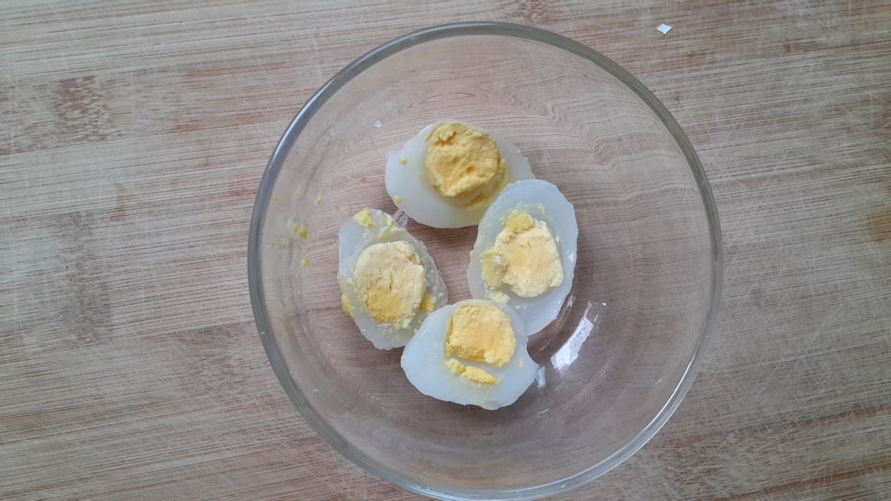鸽子蛋炖银耳