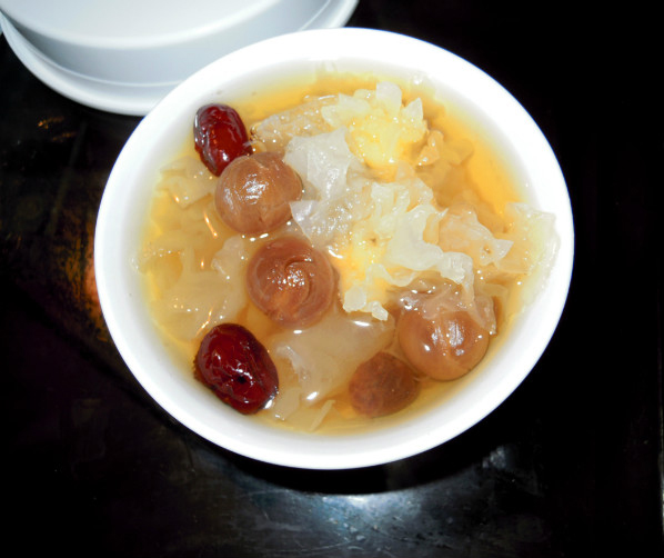 红枣银耳桂圆汤 红枣银耳桂圆汤