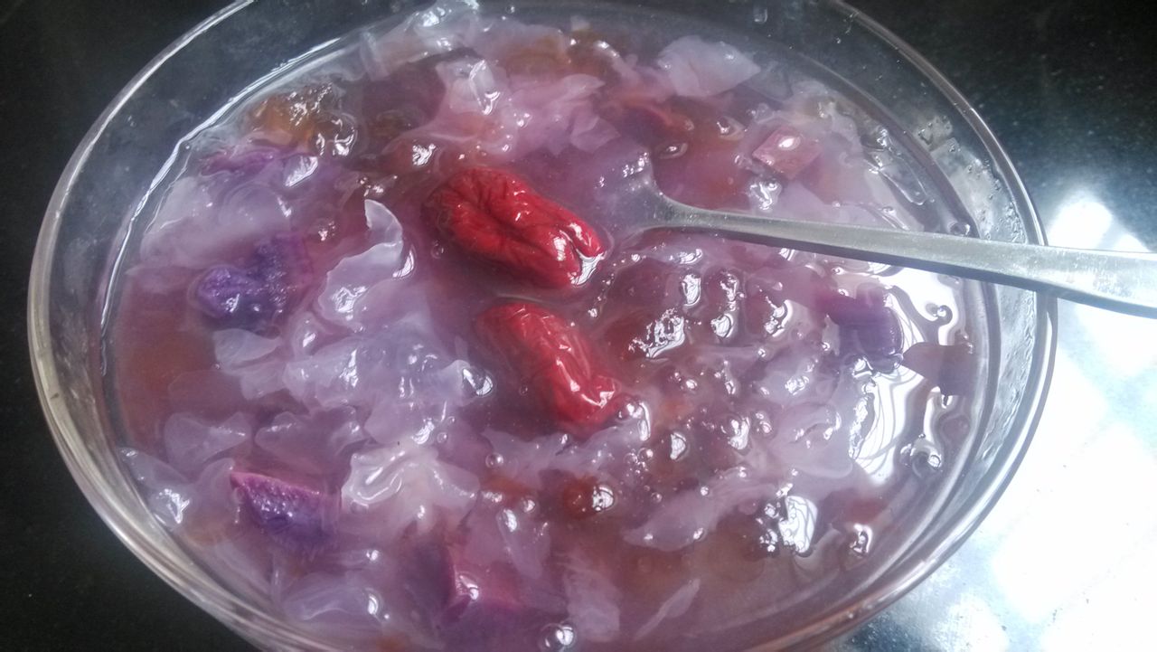 桃胶银耳紫薯糖水