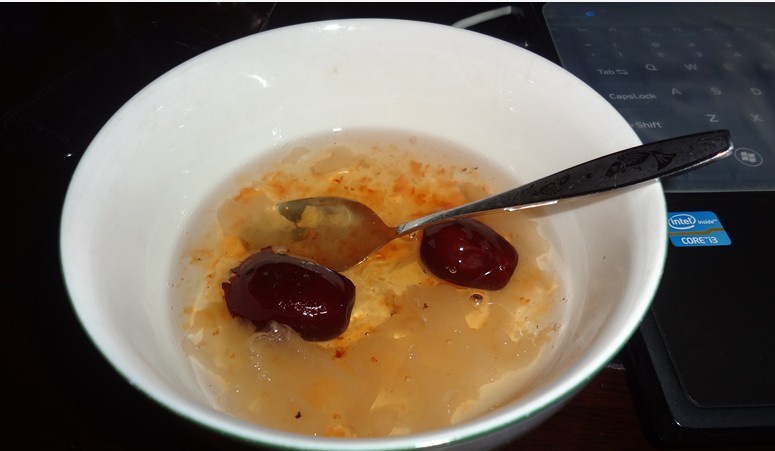 桃胶银耳糖水 桃胶银耳糖水
