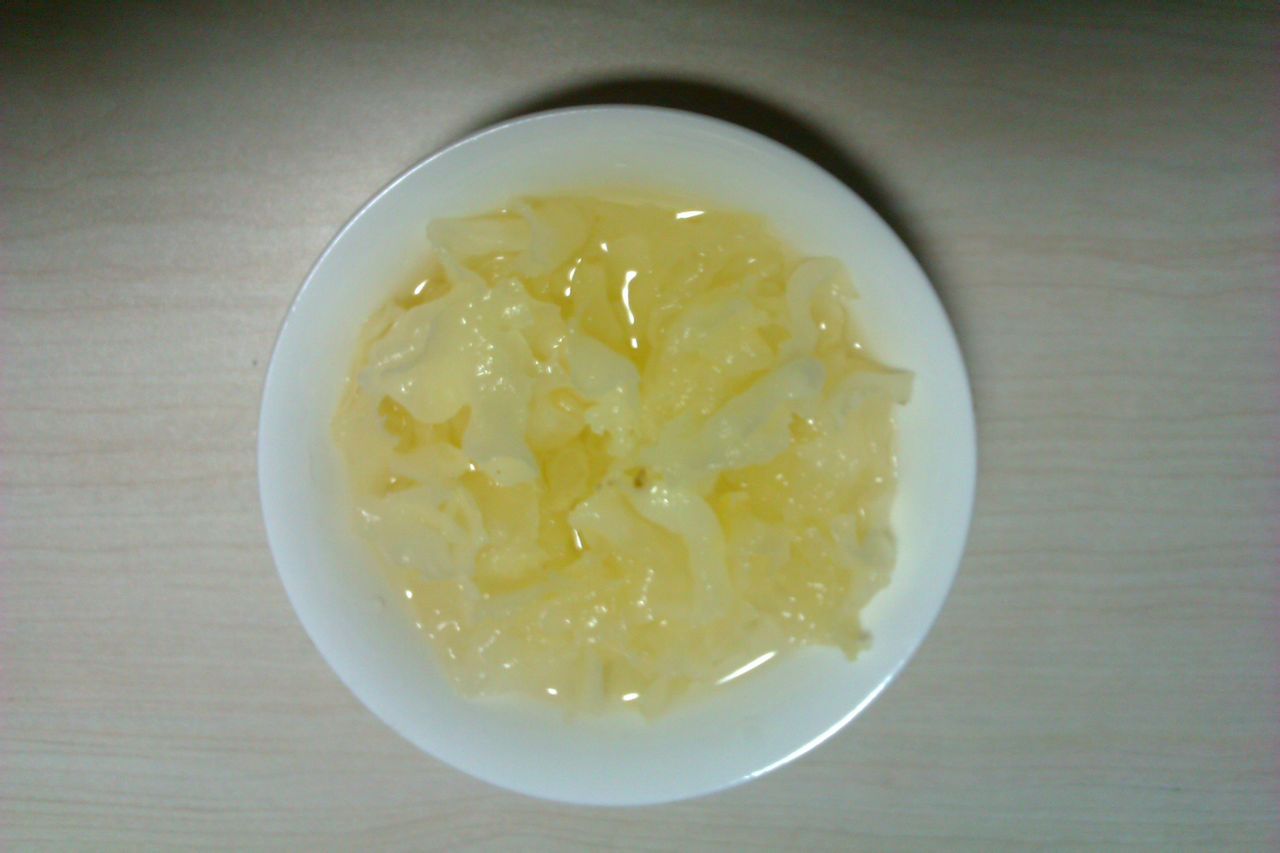 冰镇冰糖银耳莲子羹