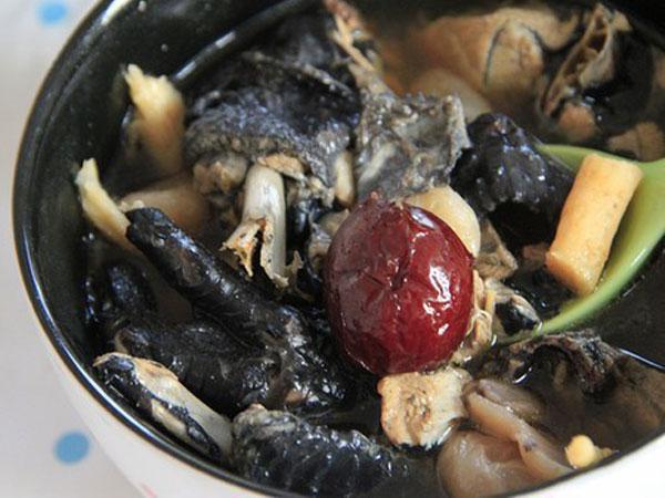 黄芪当归炖乌鸡 黄芪当归炖乌鸡