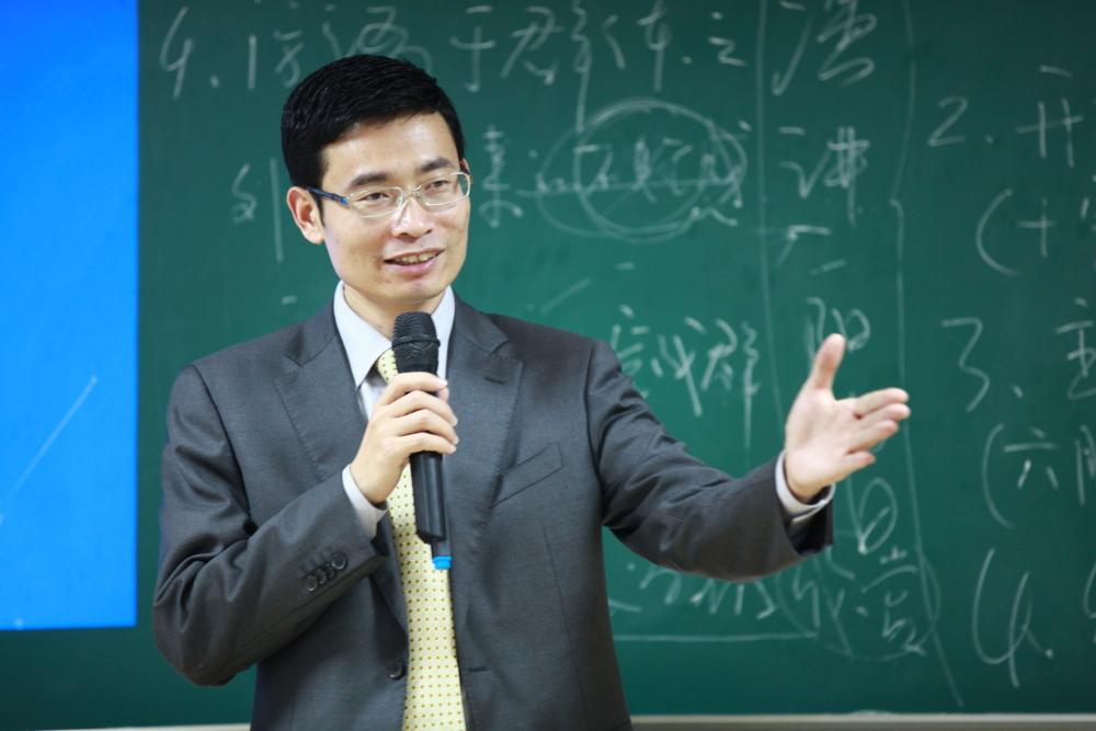 文若河老师讲授“口才树” 文若河老师讲授“口才树”