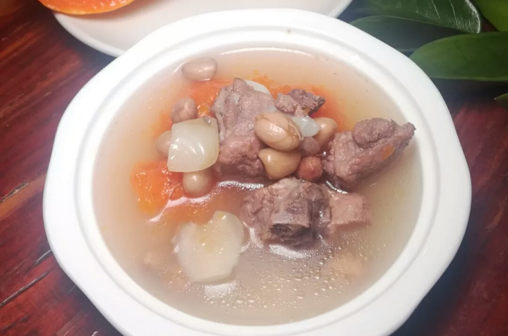 花生排骨汤 花生排骨汤