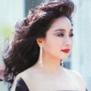 《南屏晚钟》演唱者:徐小凤 《南屏晚钟》演唱者:徐小凤