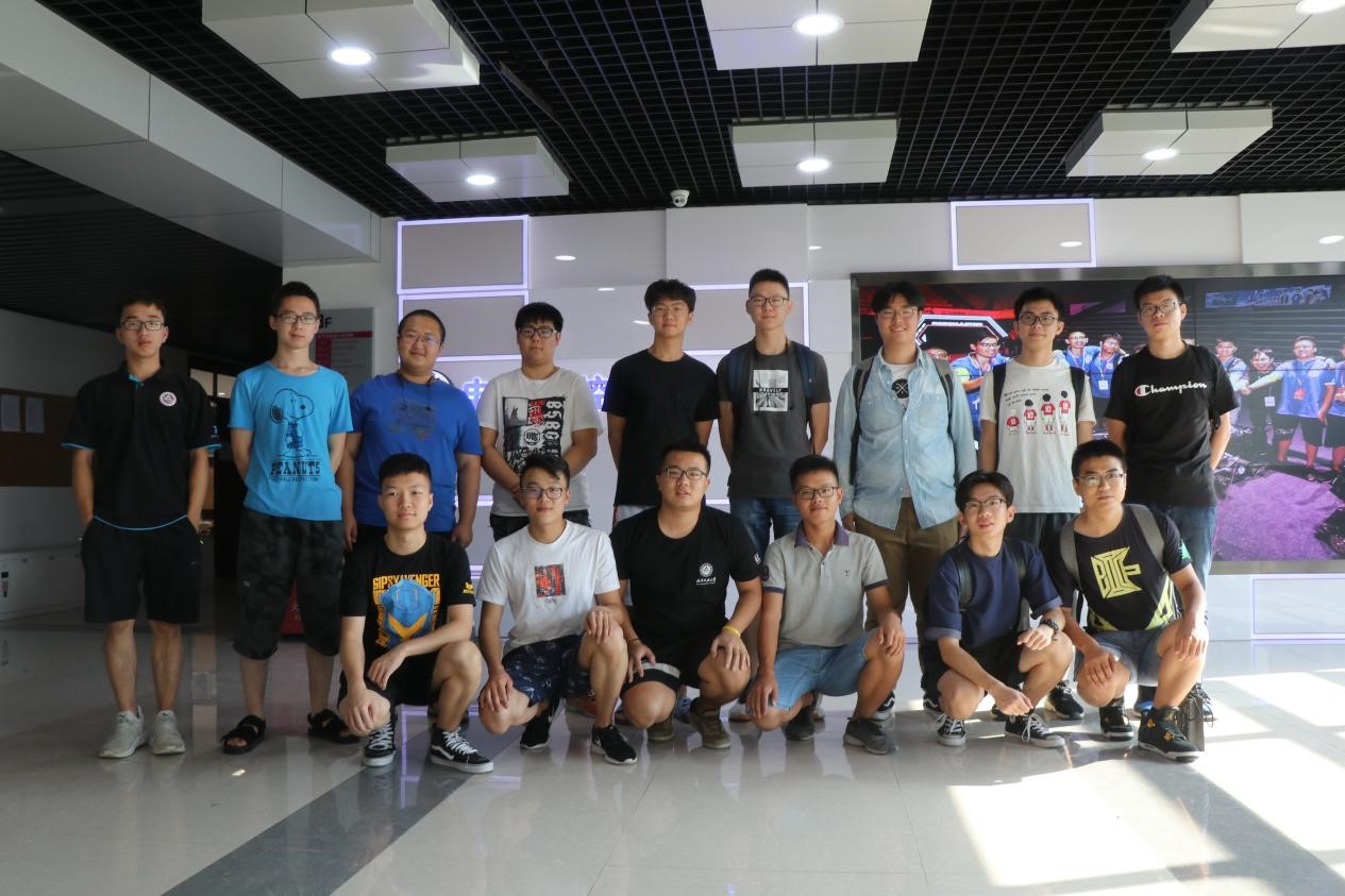 北京理工大学机器人队 北京理工大学机器人队