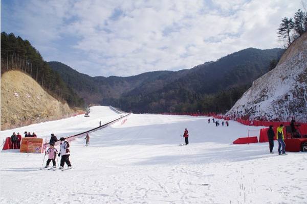 郑州桃花峪生态滑雪场 郑州桃花峪生态滑雪场