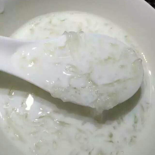 牛奶冰糖炖燕窝 牛奶冰糖炖燕窝