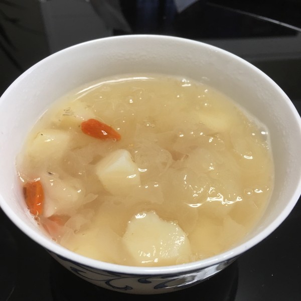 雪梨马蹄薏米水 雪梨马蹄薏米水