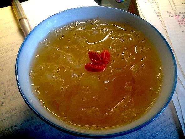 冰糖枸杞银耳汤 冰糖枸杞银耳汤