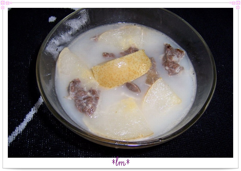 雪梨茅根煲猪肺汤 雪梨茅根煲猪肺汤