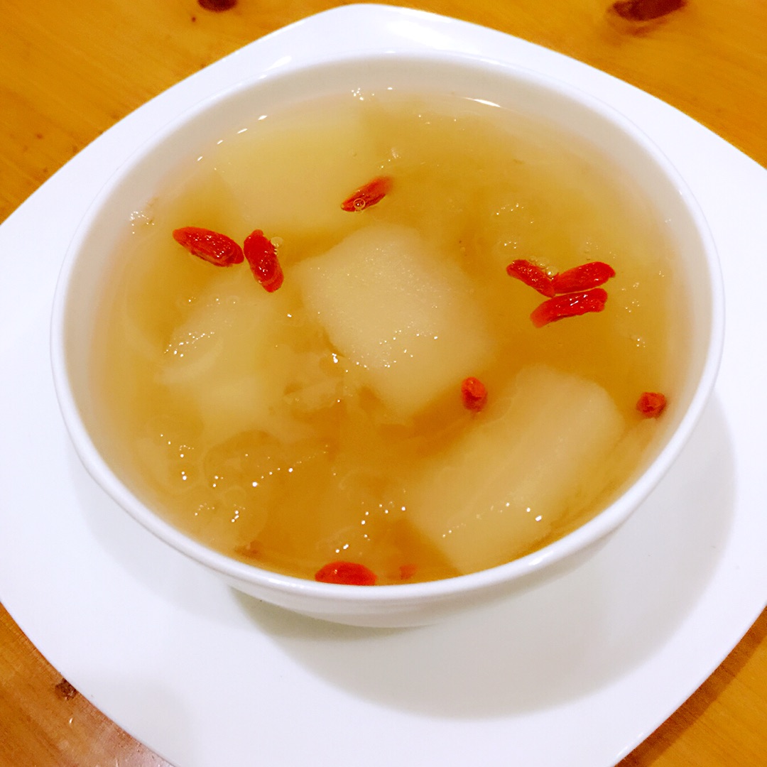 雪梨银耳羹 雪梨银耳羹