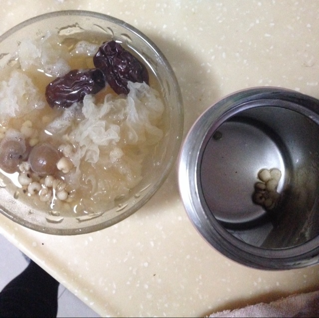 保温杯银耳羹 保温杯银耳羹