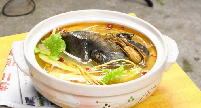 首乌当归鸡肉汤