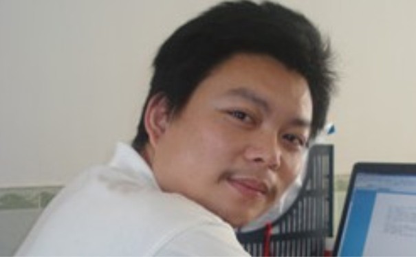 副校长易志兵 副校长易志兵