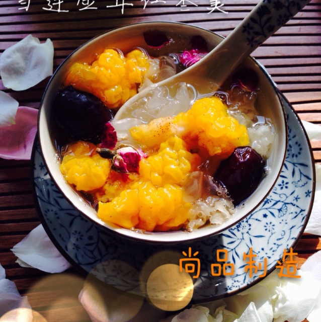 金银耳炖桃胶