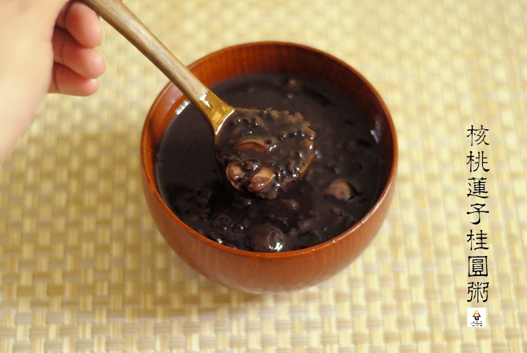 核桃桂圆莲子粥 核桃桂圆莲子粥