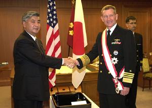 旭日大绶章赠与美国海军将军 旭日大绶章赠与美国海军将军