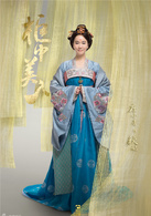 柜中美人