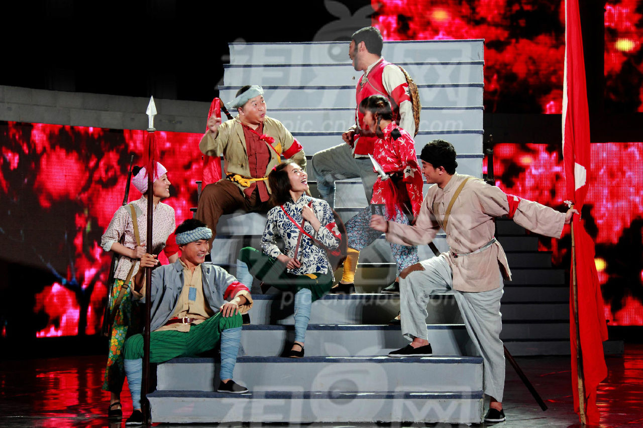 洪湖赤卫队(2012年张继刚导演大陆歌剧) 洪湖赤卫队(2012年张继刚导演大陆歌剧)