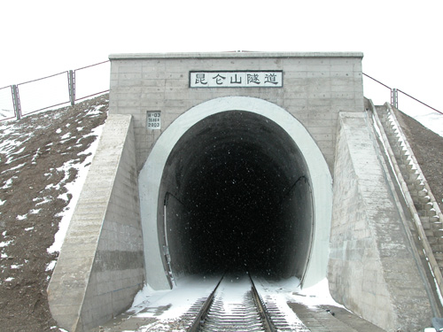 青藏铁路崑仑山隧道