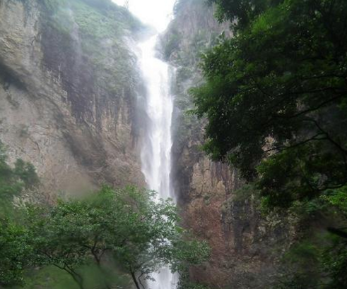 石门飞瀑