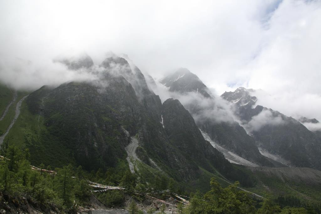 嘎隆拉雪山 嘎隆拉雪山
