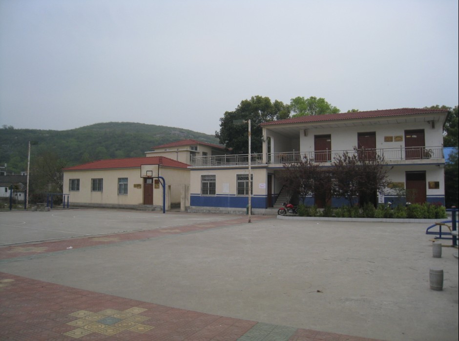 南泉村(山西原平市大牛店镇下辖村) 南泉村(山西原平市大牛店镇下辖村)