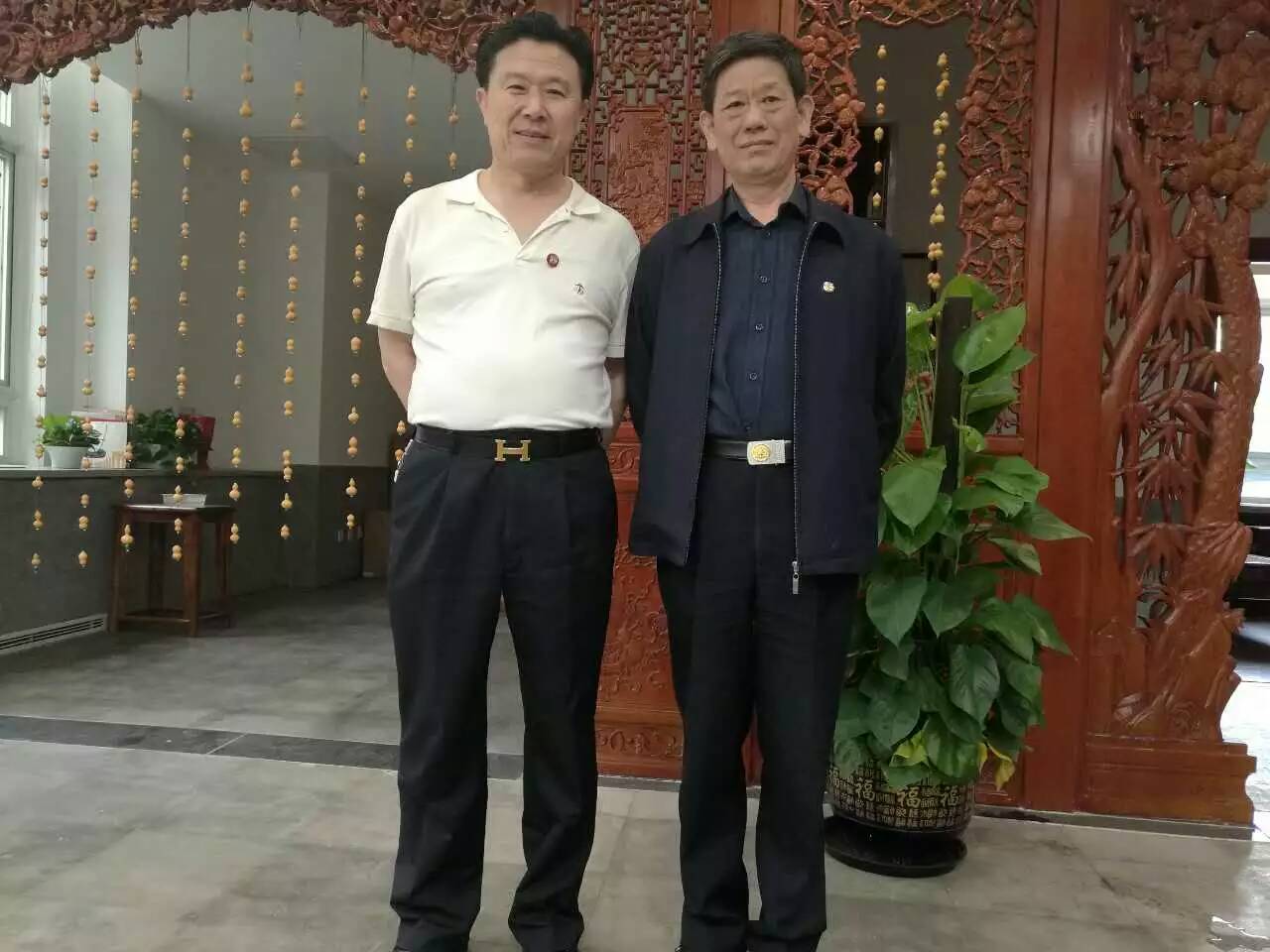与“孙子兵法研究会”会长姚有志中将 与“孙子兵法研究会”会长姚有志中将