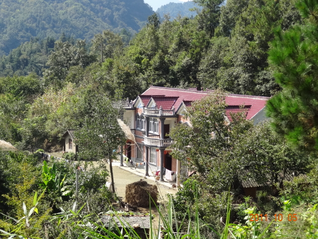 钟山村(贵州毕节市纳雍县锅圈岩乡钟山村) 钟山村(贵州毕节市纳雍县锅圈岩乡钟山村)