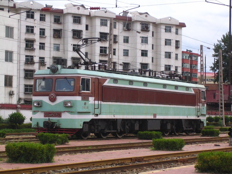 韶山3型5053号机车(小3B) 韶山3型5053号机车(小3B)