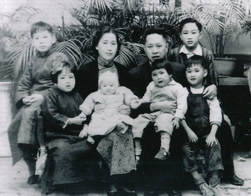 叶挺1937年2月全家福 叶挺1937年2月全家福
