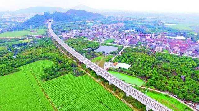 广惠城际铁路穿越丘陵山坡 广惠城际铁路穿越丘陵山坡