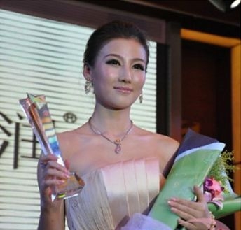 林依(网路红人、歌手、女艺人) 林依(网路红人、歌手、女艺人)