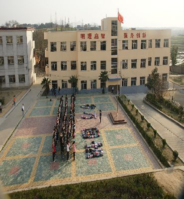 龙桥镇初级中学 龙桥镇初级中学