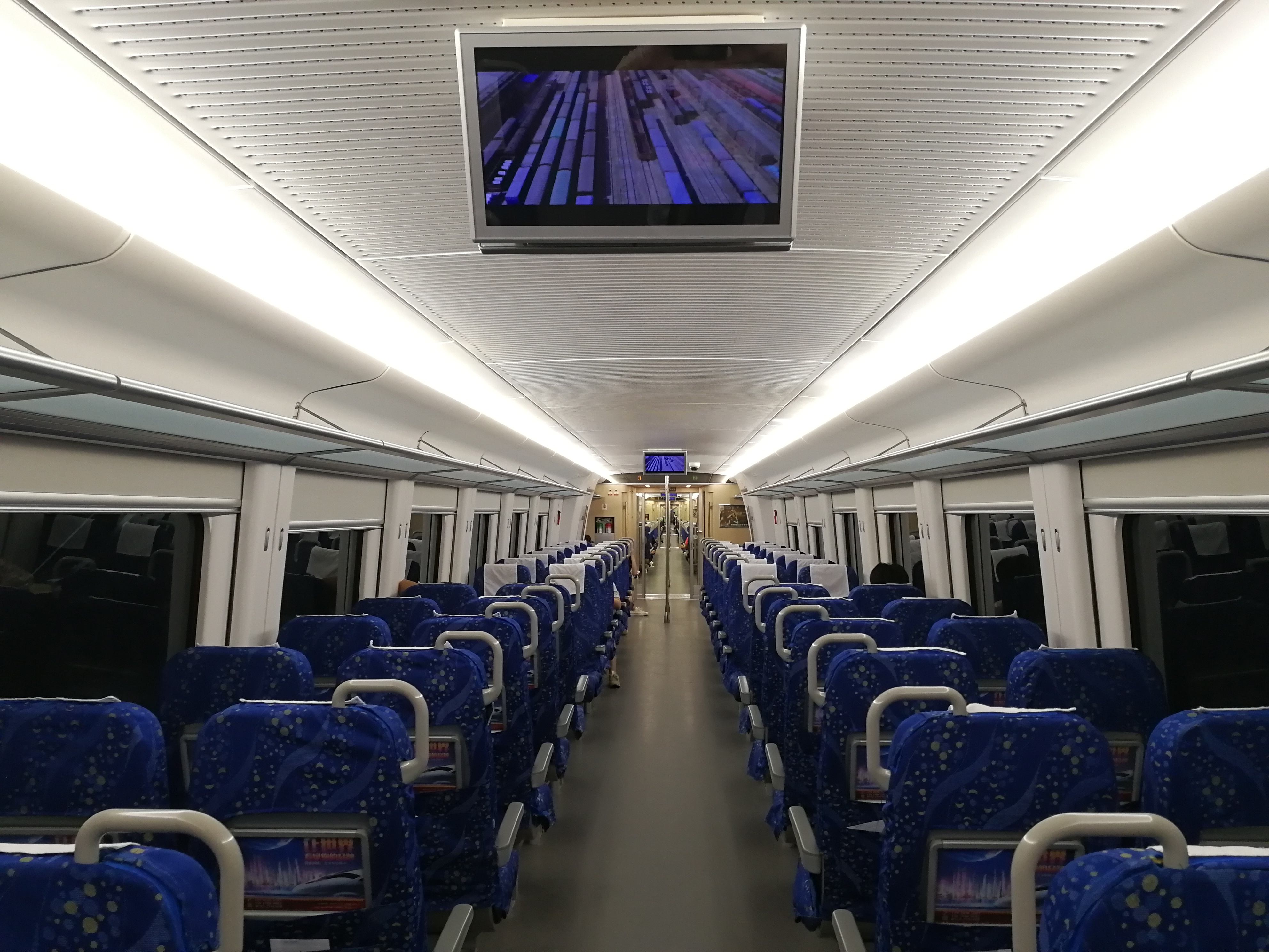 广惠城际铁路CRH6A型电力动车组内部环境 广惠城际铁路CRH6A型电力动车组内部环境